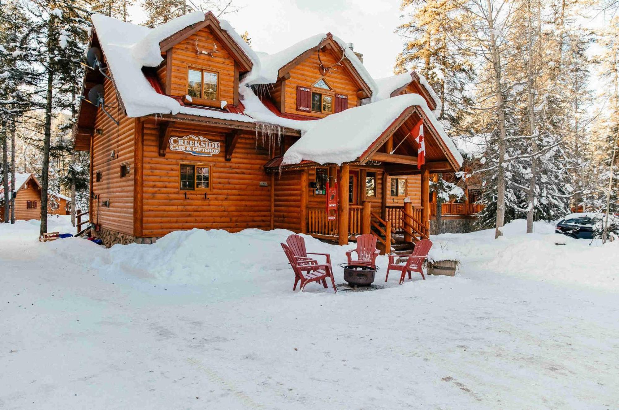 Hotel Baker Creek By Basecamp Lake Louise Zewnętrze zdjęcie