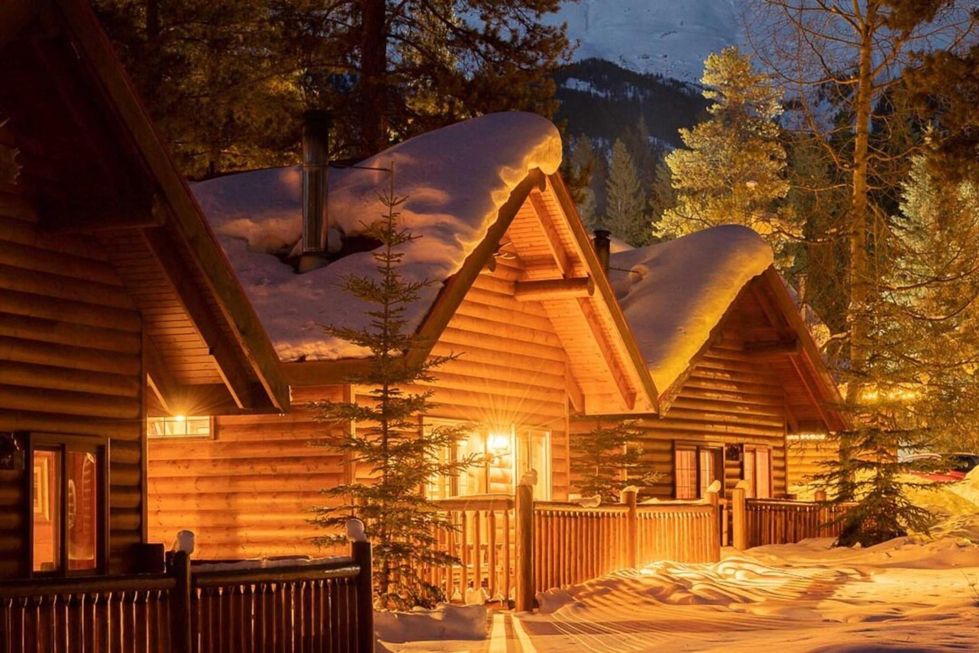 Hotel Baker Creek By Basecamp Lake Louise Zewnętrze zdjęcie