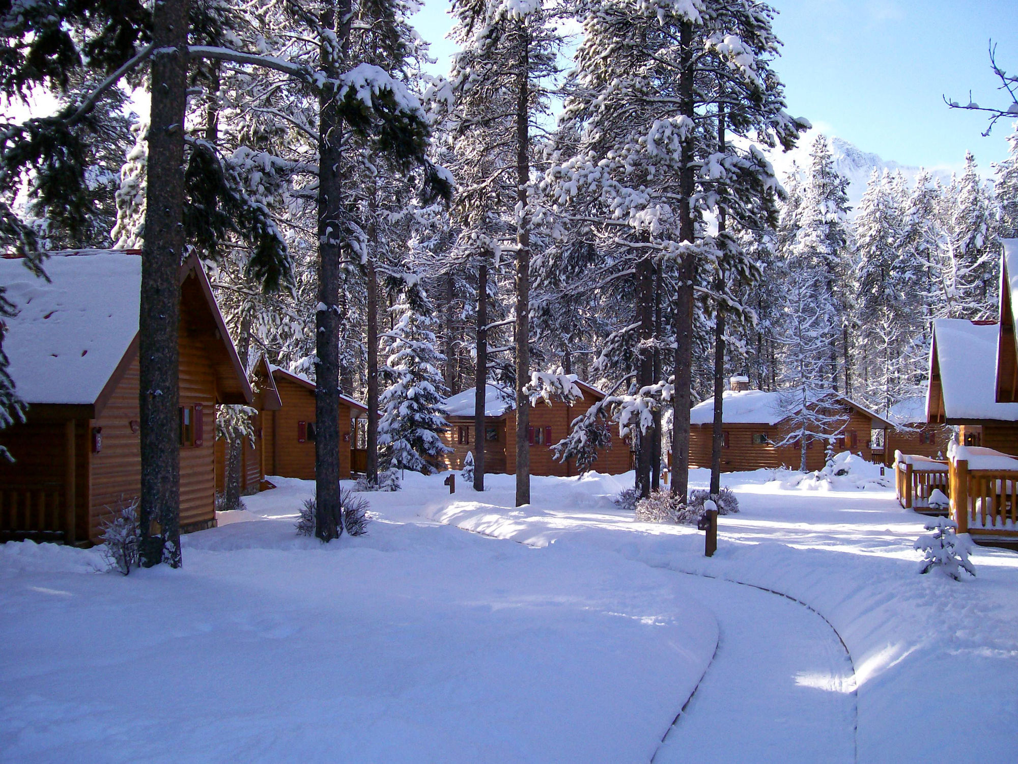 Hotel Baker Creek By Basecamp Lake Louise Zewnętrze zdjęcie
