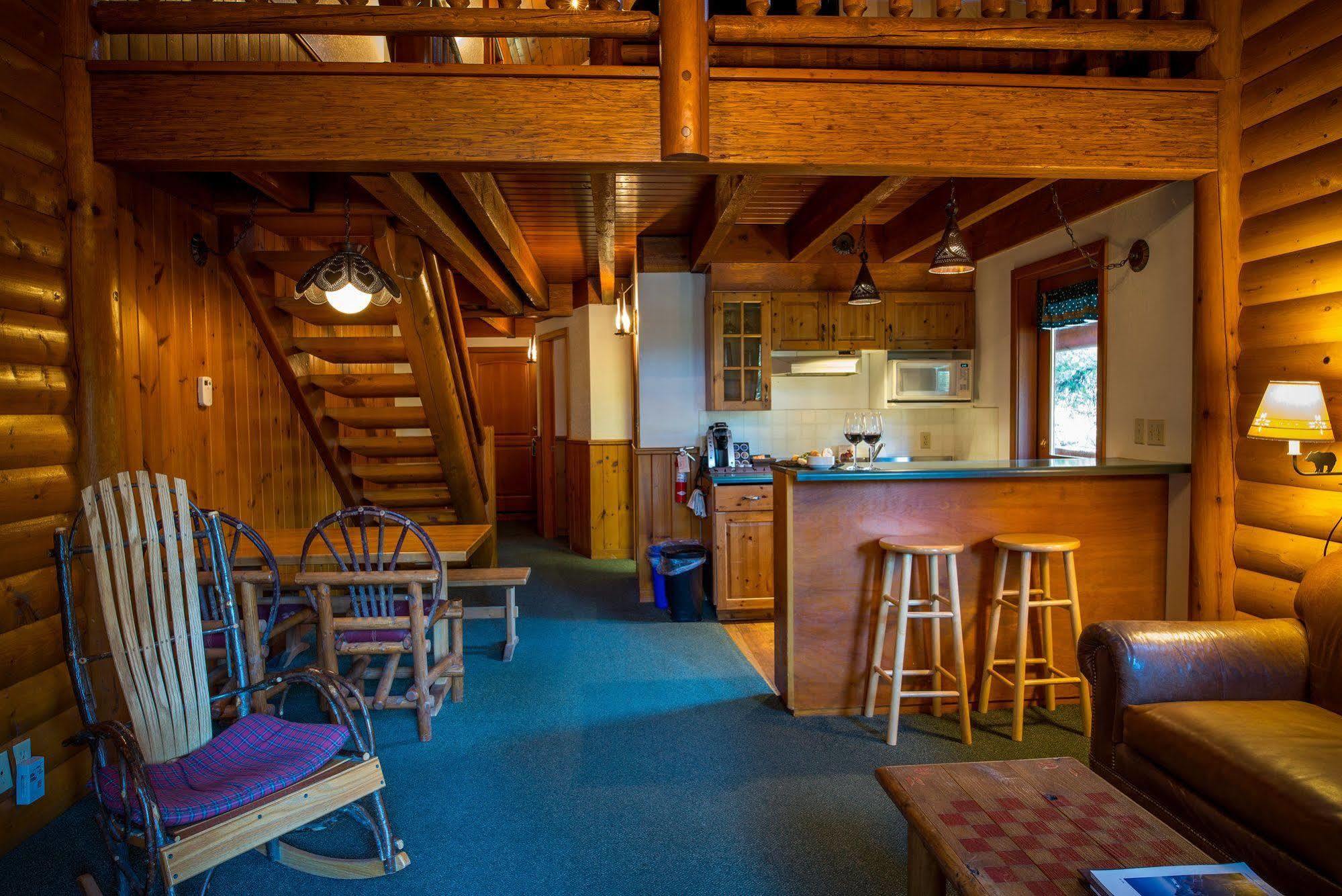 Hotel Baker Creek By Basecamp Lake Louise Zewnętrze zdjęcie