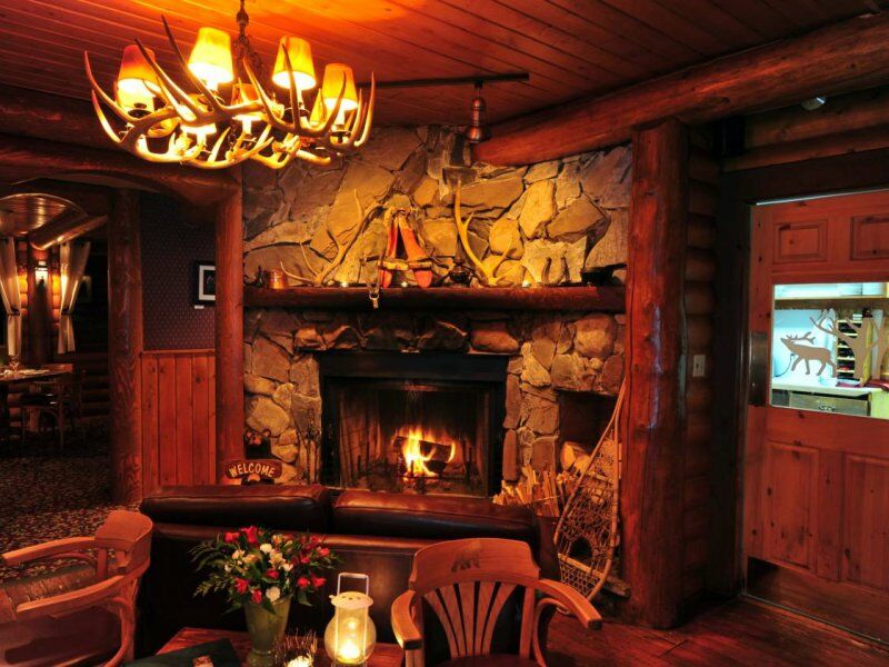 Hotel Baker Creek By Basecamp Lake Louise Zewnętrze zdjęcie
